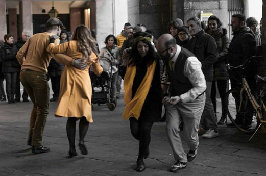 Su e giù per il corso Su e giù per il corso