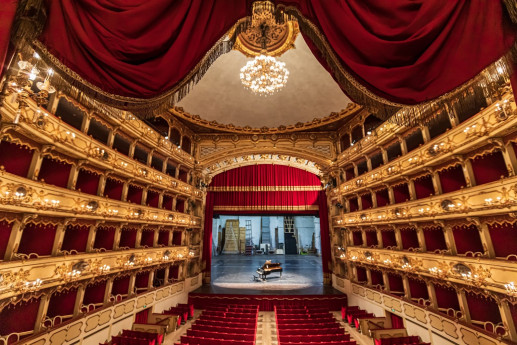 Si torna a teatro! Si torna a teatro!