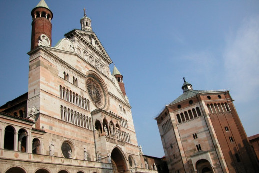 UN’OPERA AL MESE UN’OPERA AL MESE