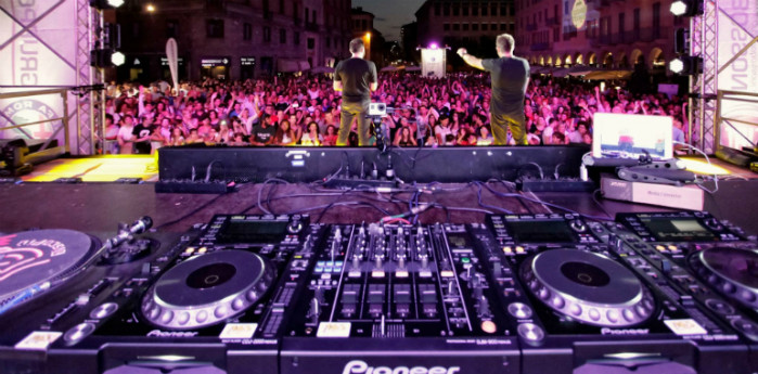 Stradeejay