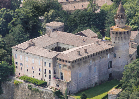 Tra borghi e castelli Tra borghi e castelli
