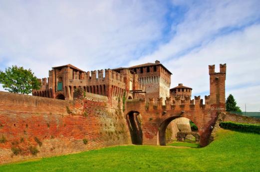 Walled Cities Bike Lanes Itinerary, pedalling in Lombardy