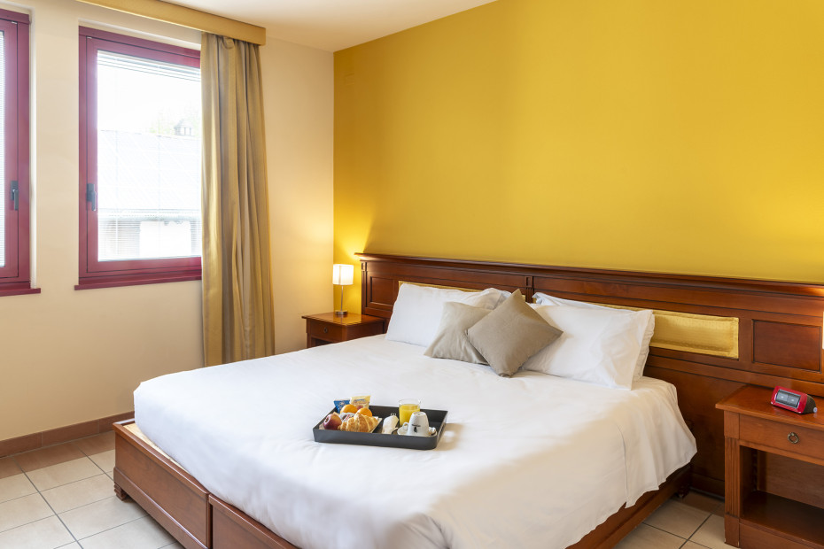 Camera Superior dell’Hotel Vecchio Casello a Castelleone (Cremona), elegante e spaziosa, pensata per comfort e qualità al top