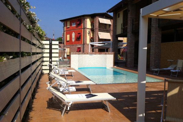Piscina e area relax