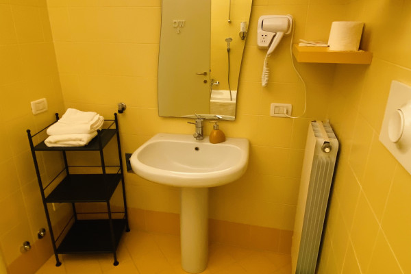 Mina bathroom