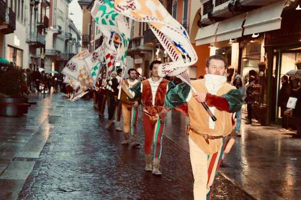 27 gennaio, Sbandieratori e Musici di Dovara